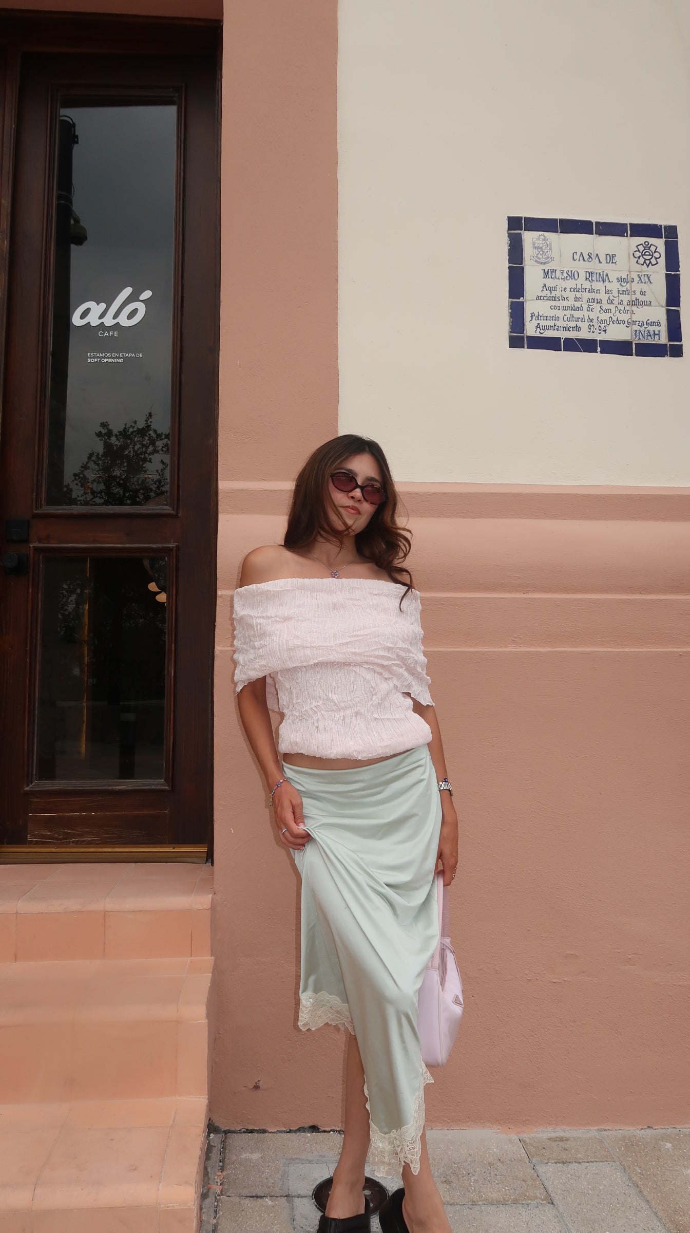 Falda Verde Menta Midi con Encaje